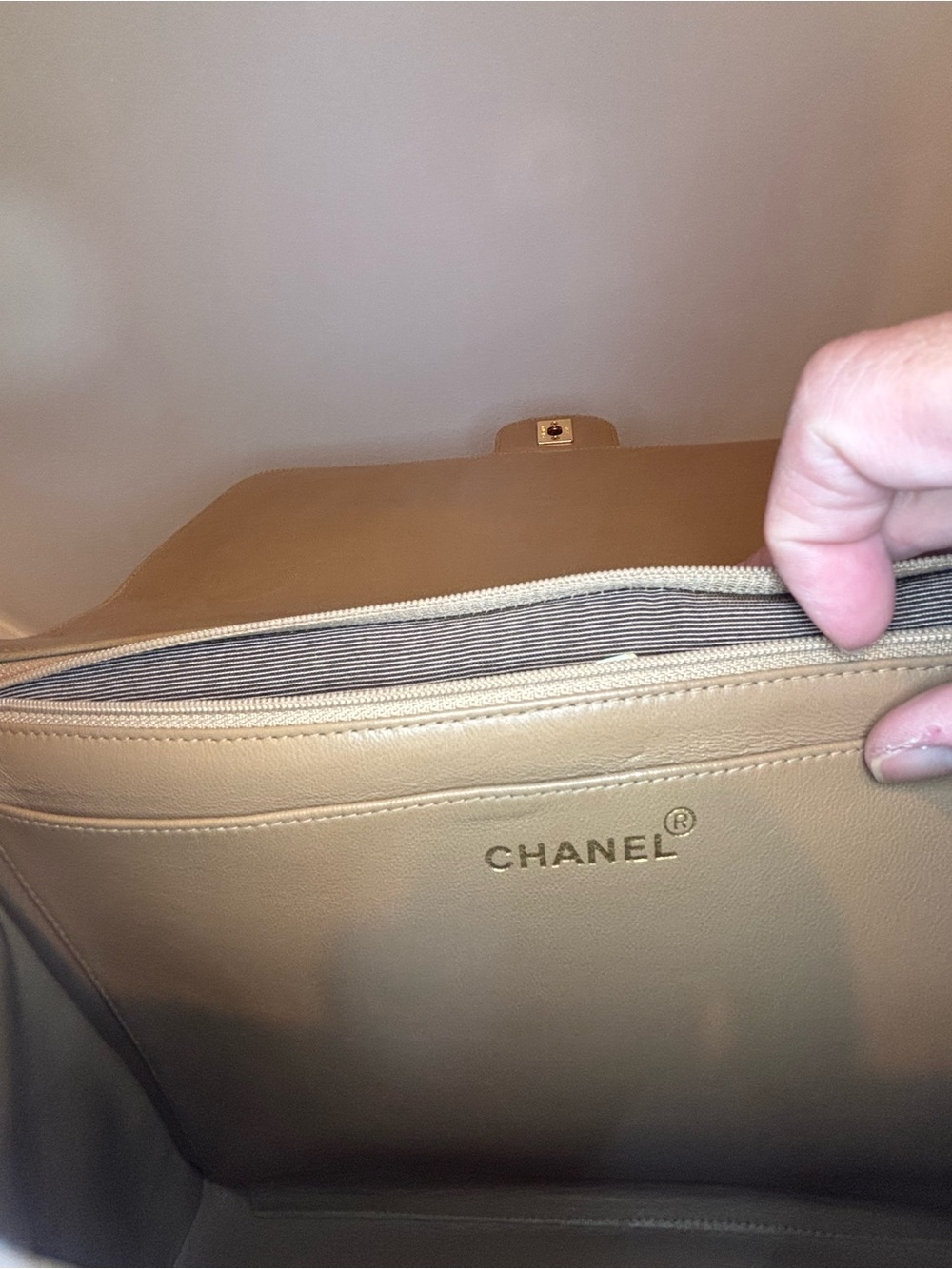 Chanel Vintage Quilted Top Handle Kelly Bag in Tan, 24K Gold Hardware - Picture 9 of 16